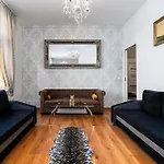 Hound Deluxe Apartment