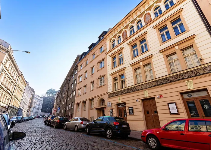 Hound Deluxe Апартаменты